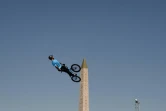 L'Argentin Jose Torres Gil lors d'une séance d'entraînement de BMX freestyle aux Jeux Olympiques de Paris 2024 à la Concorde, le 29 juillet 2024 à Paris