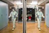 L'étudiante Tereza Zalesakova dans à l'unité de soins intensifs de l'hôpital universitaire de Prague, le 7 janvier 2021