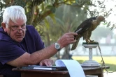 Bob Dalton, qui milite de longue date pour la protection des faucons, le 23 novembre 2020 à Karachi, au Pakistan