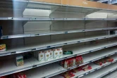 Les rayons de pâtes d'un supermarché à Villiers-sur-Marne, en région parisienne, dévalisés le 13 mars 2020