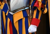 Un garde suisse épée au ceinturon, le 26 avril 2023 dans les quartiers de la garde au Vatican