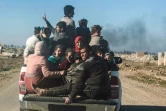 Ces deux derniers jours, quelques centaines de civils ont fui au fur et à mesure de l'avancée des militaires comme celles-ci, le 25 février 2017 dans la zone de Hammam al-Alil au sud de Mossoul