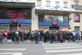 Rassemblement de salariés devant le magasin Tati du boulevard Barbès, à Paris, le 4 mai 2017