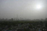 La ville de Pékin un jour de forte pollution, le 12 avril 2023 en Chine