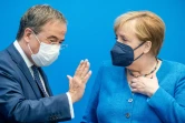 Angela Merkel aux côtés d'Armin Laschet, candidat à sa succession, avant une réunion de leur parti, la CDU, le 30 août 2021 à Berlin