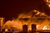Un site pétrolier en feu après une attaque des rebelles yéménites Houthis, le 25 mars 2022 à Jeddah, en Arabie saoudite