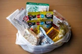 Un colis alimentaire distribué par l'ONG Moyai à Tokyo, le 9 janvier 2021