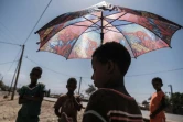 Un enfant se protège du soleil dans le camp de réfugiés érythréens de Mai Aini, en Ethiopie, le 30 janvier 2021.