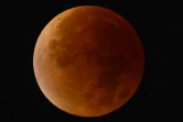 Une super Lune durant une éclipse le 28 septembre 2015, observée depuis Trébons-sur-la-Grasse, en Haute-Garonne