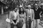 (g-d) Le réalisateur italien Ettore Scola, Sophia Loren, Carlo Ponti et Nino Manfredi, le 20 mai 1977 au Festival de Cannes