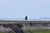 Un migrant près de la plage de Gravelines, dans l'attente d'une passage vers l'Angleterrre, le 29 août 2023 dans le Nord