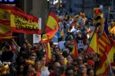 Des manifestants contre l'indépendance de la Catalogne rassemblés à Barcelone, le 8 octobre 2017
