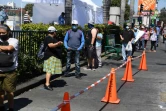 Des personnes font la queue pour un test du coronavirus à Los Angeles, Californie, le 10 août 2020
