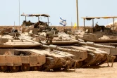 Des chars israéliens en position le long de la frontière avec la bande de Gaza le 5 juin 2025