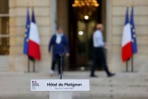 Un pupitre installé à l'Hôtel de Matignon avant une prise de parole de l'actuel Premier ministre Gabriel Attal, le 7 juillet 2024 à Paris