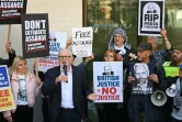 L'ancien chef du Parti travailliste, Jeremy Corbyn, participe à une manifestation pour la libération de Julian Assange, le 20 avril 2022 à Londres