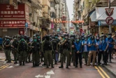 La police déployée dans le quartier de Kowloon pour empêcher les manifestations contre le report des législatives, le 6 septembre 2020 à Hong Kong