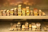 Des lingots d'or après le processus de recyclage sont stockés chez le fondeur-affineur Agosi, installé dans le sud-ouest de l'Allemagne, à Pforzheim, le 1er avril 2019