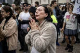 Une foule d'Israéliens rassemblés sur la place des otages à Tel-Aviv célèbrent la libération de quatre soldates israéliennes otages remises à la Croix-Rouge à Gaza, le 25 janvier 2025   