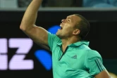 Jo-Wilfried Tsonga fête sa victoire face au Chypriote Marcos Baghdatis à l'Open d'Australie, le 18 janvier 2016 à Melbourne