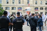 Des policiers manifestent devant la Préfecture de police, le 17 juin 2020 à Paris