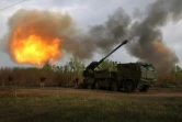 Des artilleurs ukrainiens tirent sur une position russe dans la région de Kharkiv, le 21 avril 2024
