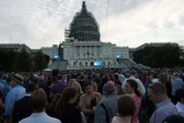 La foule se rassemble à l'aube devant le Capitole à Washington, le 24 septembre 2015, avant l'arrivée du pape François