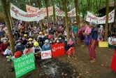 Manifestation dans le district de Dooplaya, dans l'état Karen en Birmanie, contre le coup d'Etat. Photo prise transmise à l'AFP le 2 avril 2021 par le Centre d'information Karen