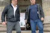 Les garagistes Denis Latour (G) et Joachim De Souza devant le tribunal de Limoges, le 8 octobre 2019
