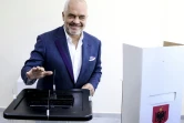 Le premier ministre socialiste albanais Edi Rama vote dans le village de Surrel près de Tirana le 30 juin 2019 
