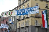 Une bannière aux couleurs du Napoli dans une rue de Naples, le 24 mars 2023 en Italie