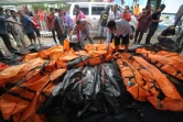 Les corps des victimes du tsunami à Carita en Indonésie le 23 décembre 2018 