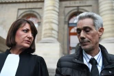 L'ancien jardinier Omar Raddad s'adresse aux journalistes, au côté de son avocate Sylvie Noachovitch, le 25 novembre 2021 à Paris

