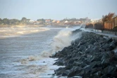 Le littoral frappé par de fortes vagues le 4 février 2017 à La Rochelle