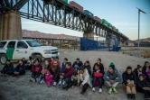 Une trentaine de migrants brésiliens ont été arrêtés après avoir traversé illégalement la frontière américaine à Sunland Park (Nouveau-Mexique), le 20 mars 2019
