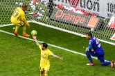 Le défenseur brésilien Dani Alves a offert la victoire au PSG aux dépens de l'OGC Nice, le 18 mars 2018 à l'Allianz Riviera
