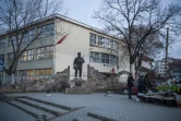 La statue d'un ancien guérillero de l'Armée de libération du Kosovo, à Mitrovica, le 1er février 2018