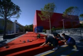 Installation du tapis rouge à la veille de l'ouverture de la Mostra de Venise en août 2017