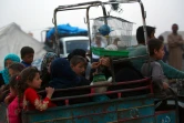 Des Syriens qui ont fui les jihadistes de l'EI à Raqa, arrivent au camp de Aïn Issa, le 1er mai 2017