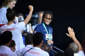 La Française Analia Pigrée (d) félicitée par ses coéquipières après sa médaille de bronze sur le 50 m dos des Mondiaux de Budapest, le 22 juin 2022