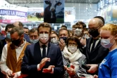 Le président Emmanuel Macron en visite au Salon de l'Agriculture pour rencontrer les représentants syndicaux le 26 février 2022 à Paris