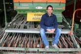 Valentin Bodié, jeune agriculteur de 33 ans, dans sa ferme le 27 février 2007 à Aubeterre