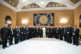 Le pape françois avec des évêques chiliens, reçus au Vatican le 17 mai 2018

