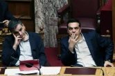 Le Premier mistre grec Alexis Tsipras et son ministre des Finances Euclid Tsakalotos lors d'une session parlementaire à Athènes le 22 mai 2016