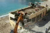 Un bulldozer détruit le restaurant les Marinières à Villefranche-sur-mer le 20 mars 2008