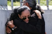 Lorena Villavicencio pleure la mort de son frère, Fernando Villavicencio, candidat à la présidence de l'Équateur, au lendemain de son meurtre, le 10 août 2023
