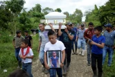 Le cercueil de Jakelin Caal, sept ans, une petite migrante morte en rétention aux Etats-Unis, est porté au cimetière de San Antonio Secortez, au Guatemala, le 25 décembre 2018