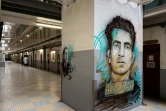 Une fresque représentant Missak Manouchian réalisée par l'artiste de street art français, Christian Guemy, alias C215, le 3 juillet 2020 à la prison de Fresnes, près de Paris