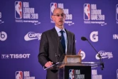 Le patron de la NBA Adam Silver s'exprimant à Londres en marge d'un match de saison régulière entre les Washington Wizards et New York Knicks, le 17 janvier 2019