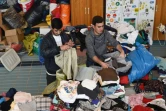 Des vêtements distribués à des réfugiés irakiens dans une église  le 24 mai 2016 à Tutzing dans le sud de l'Allemagne